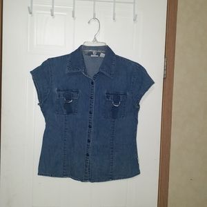 Riveted short sleeved button down shirt